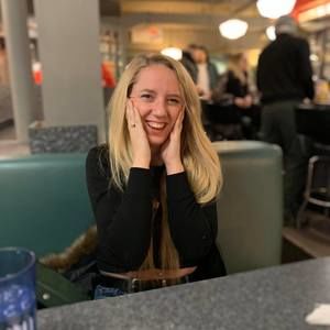 Meet your Posher, Alyssa